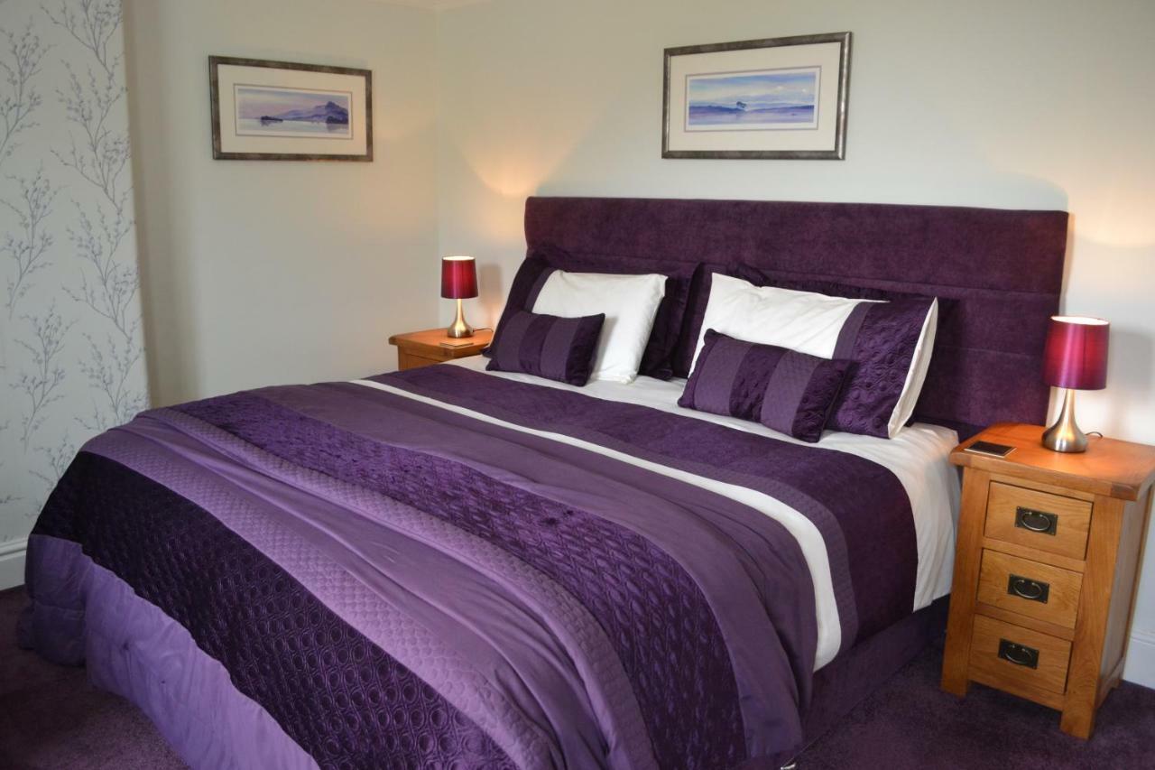 ベトウス・ア・コーエド Coed-Y-Fron Bed & Breakfast エクステリア 写真